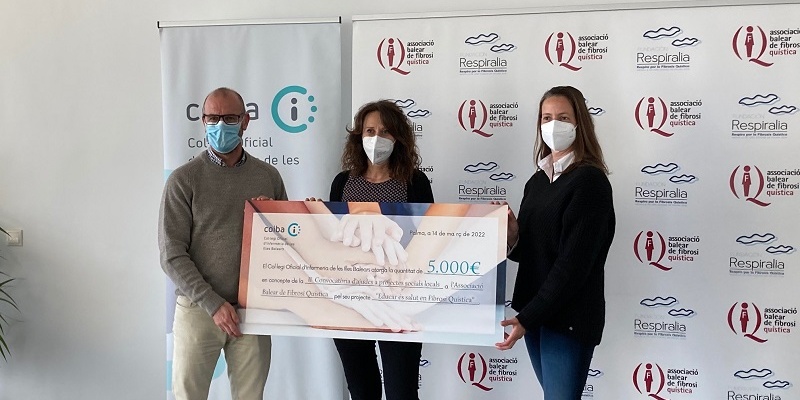 Premio al proyecto Educar es Salud en FQ