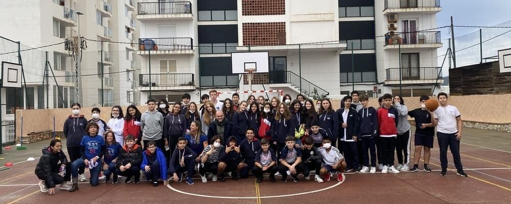 Foto grupo Taller Tú decides en Colegio Santísima Trinidad de Sant Antoni de Portmany